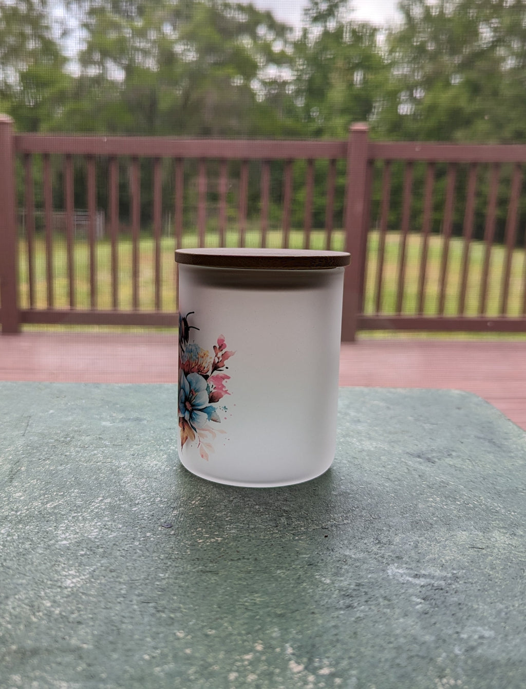 Bee Candle Holder With A Battery Operated Flickering Tea Light