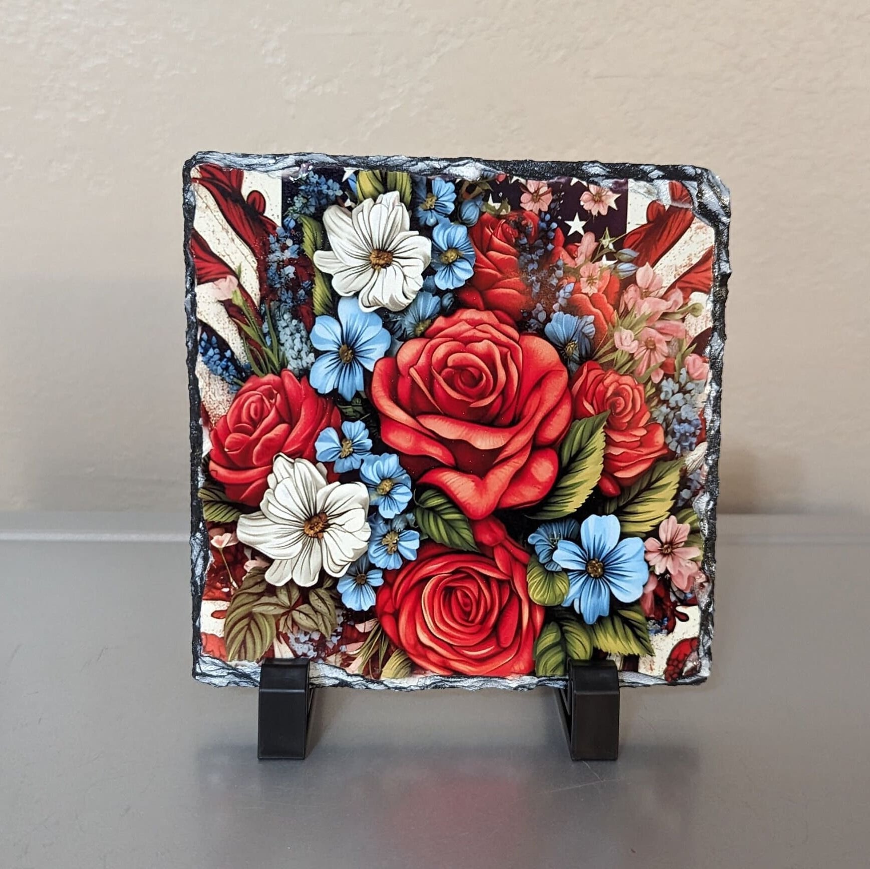 Slate Picture With Patriotic Color Flowers, Includes Display Legs