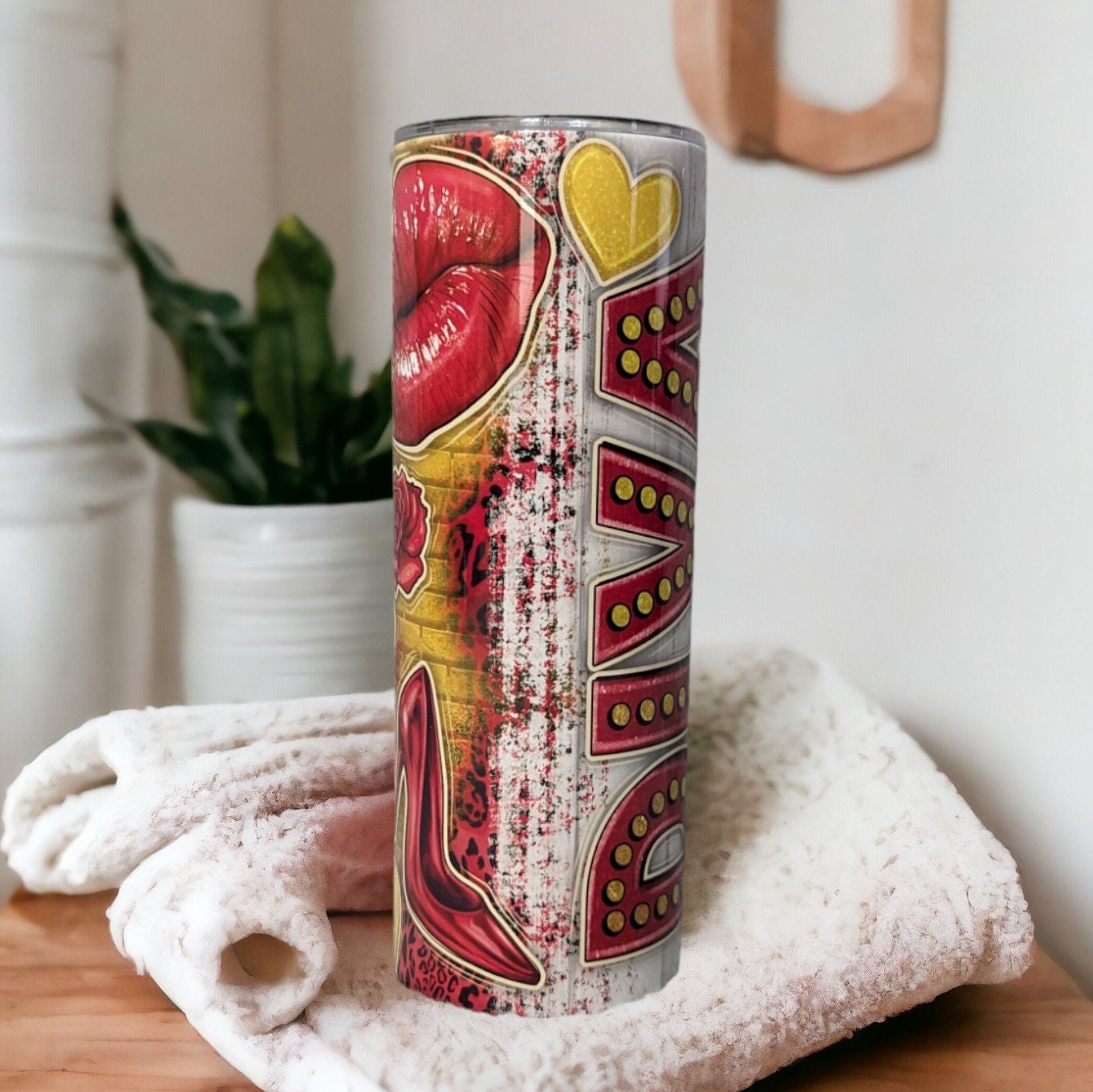 Beautiful Diva Tumbler 20oz With Reusable Straw