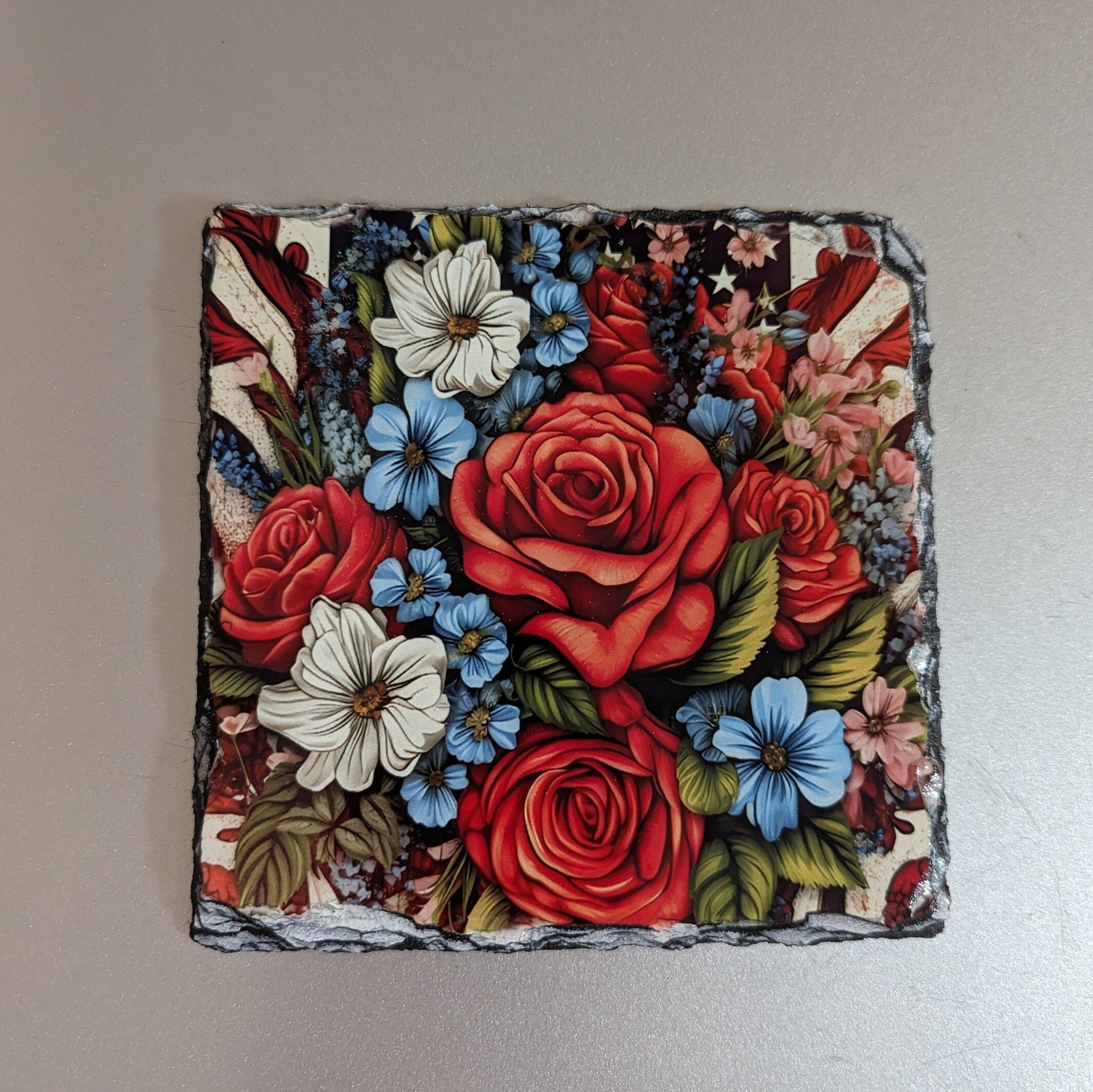 Slate Picture With Patriotic Color Flowers, Includes Display Legs