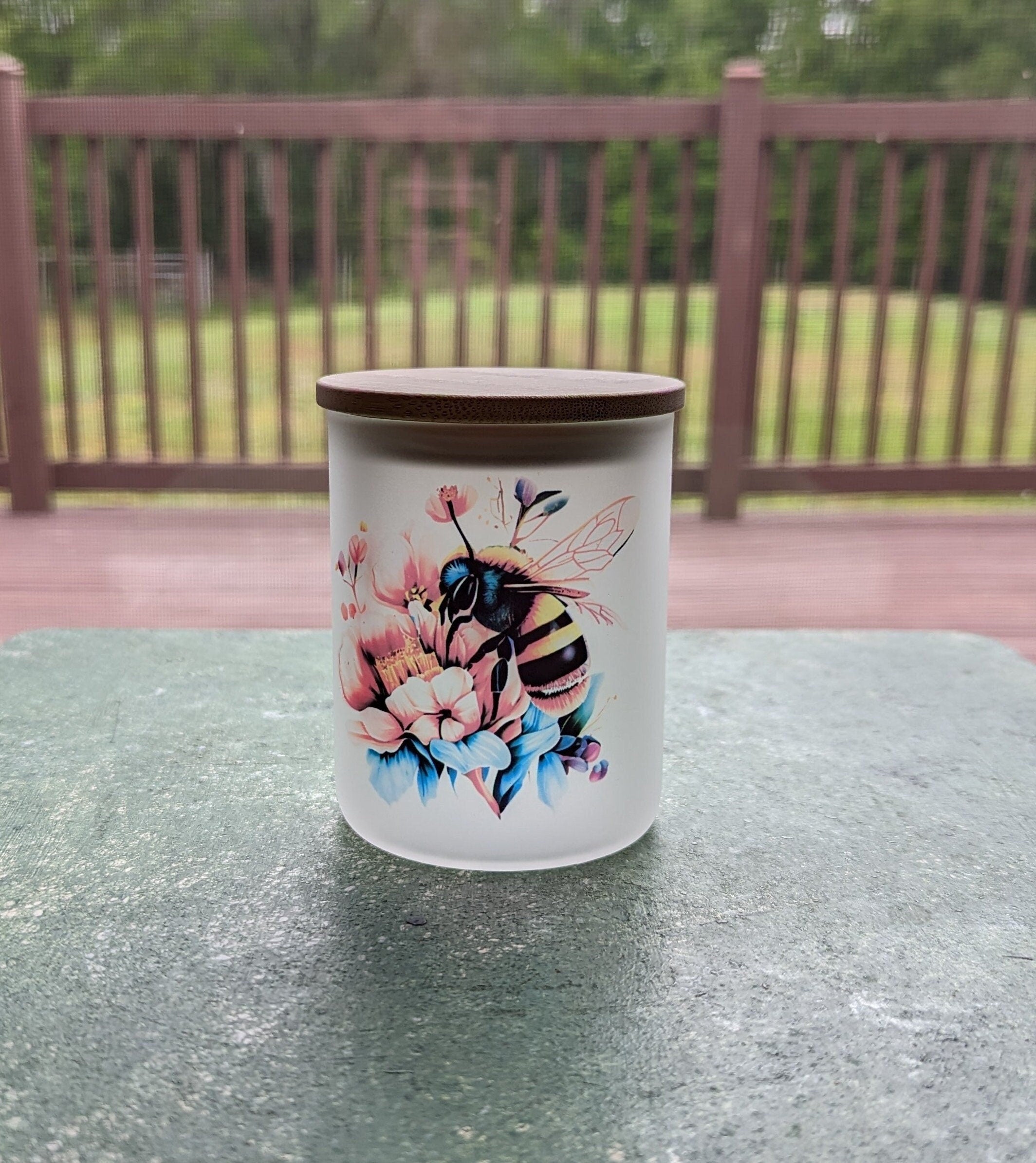 Bee Candle Holder With A Battery Operated Flickering Tea Light