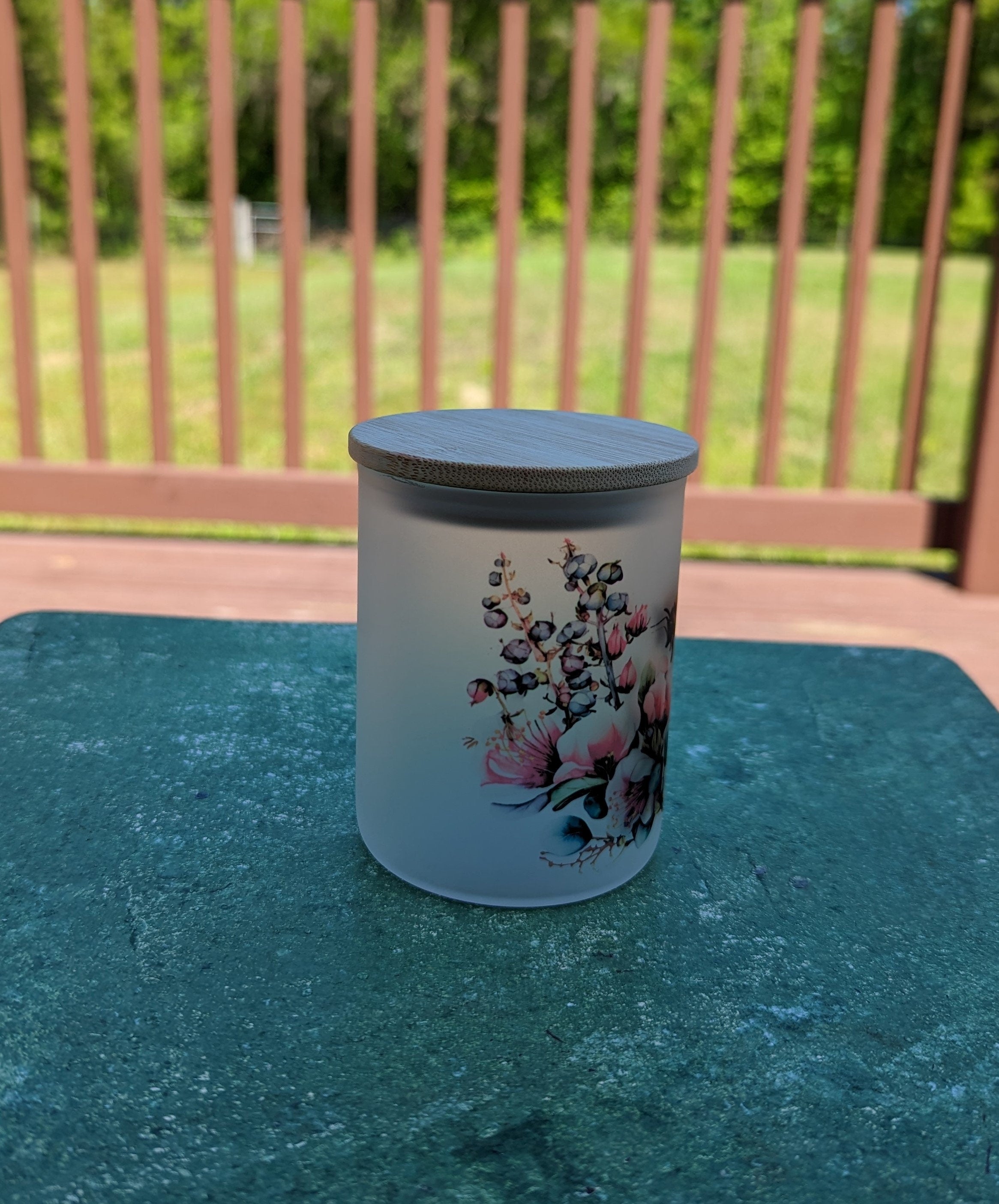 Bee Candle Holder With A Battery Operated Flickering Tea Light