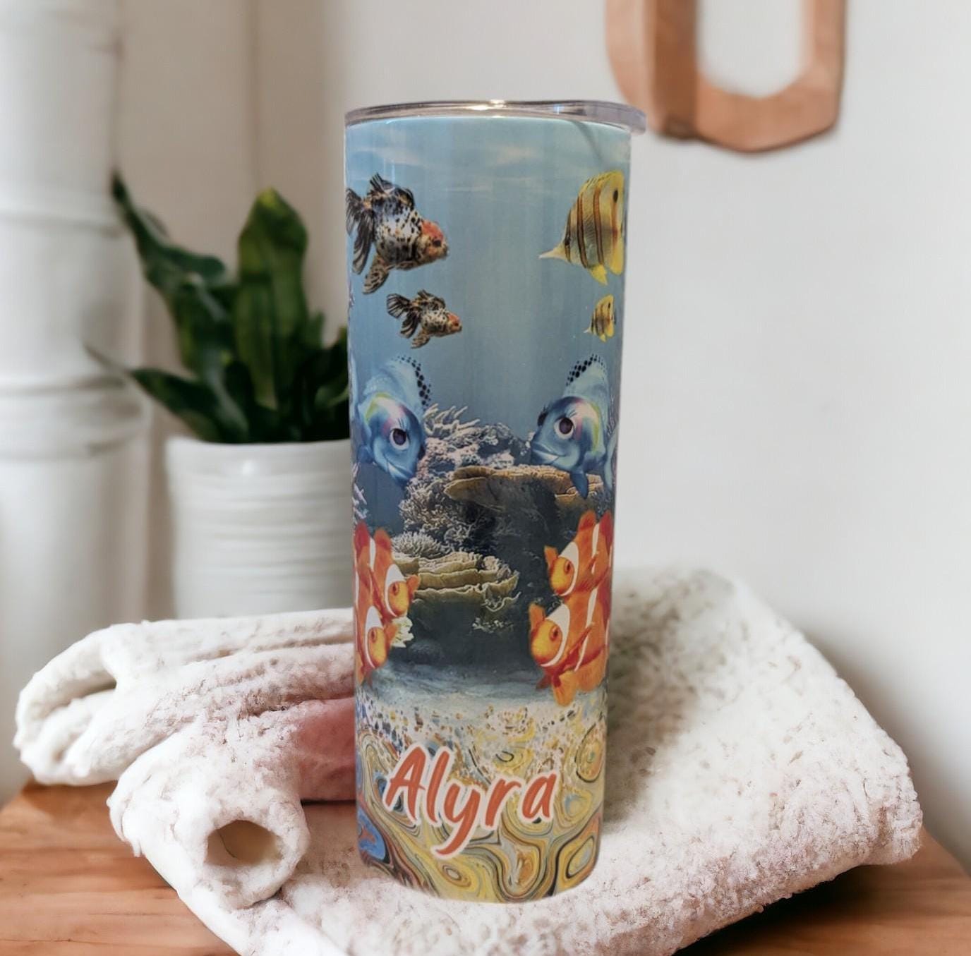 Stunning Fish Tumbler with A Beautiful Aquarium Fish Design 20oz With Reusable Straw, Can Be Personalized