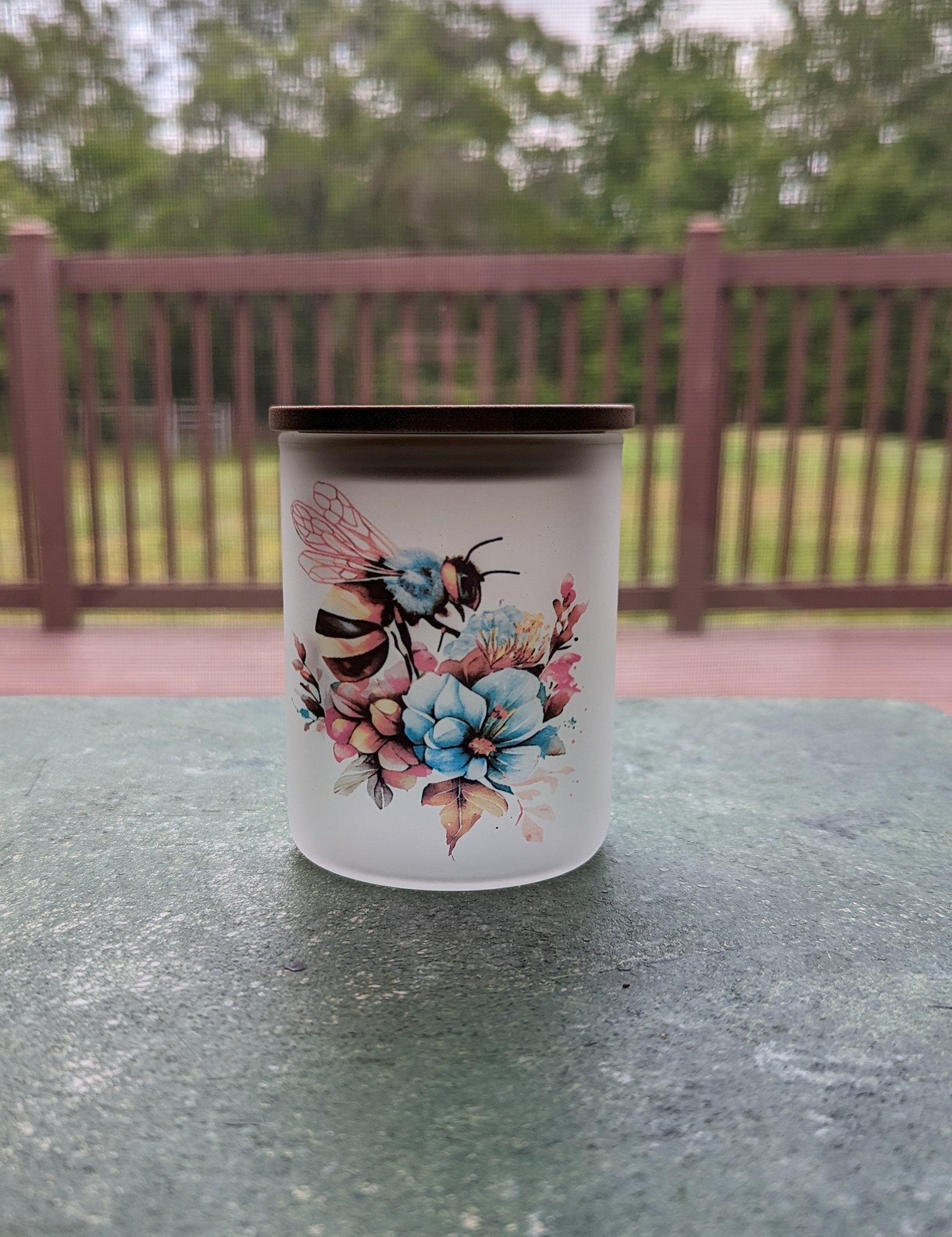 Bee Candle Holder With A Battery Operated Flickering Tea Light