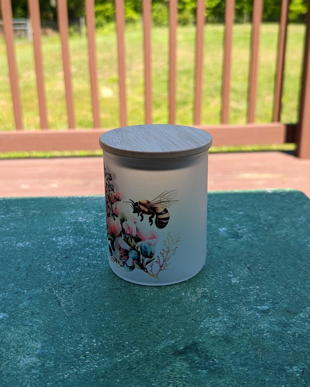 Bee Candle Holder With A Battery Operated Flickering Tea Light