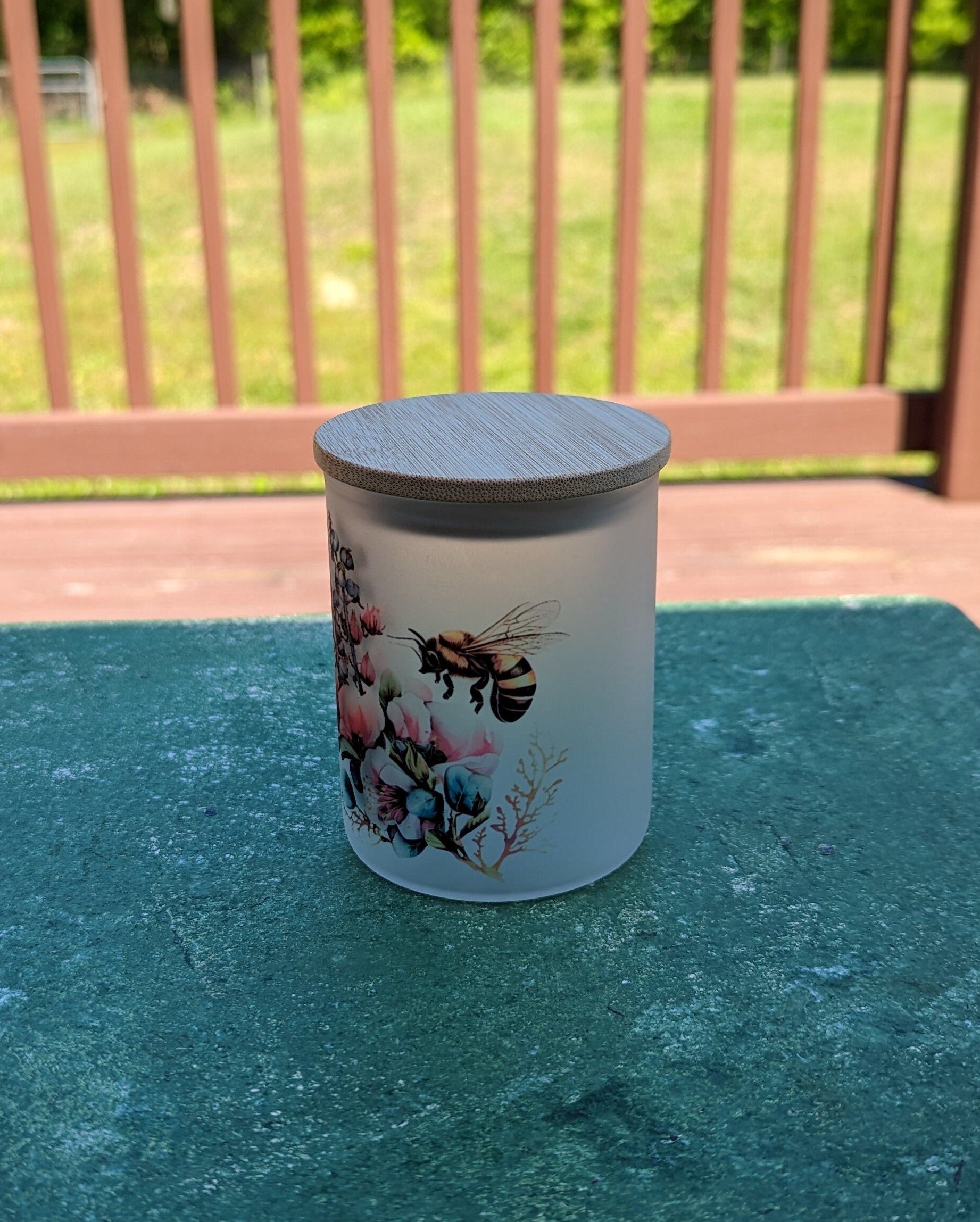 Bee Candle Holder With A Battery Operated Flickering Tea Light