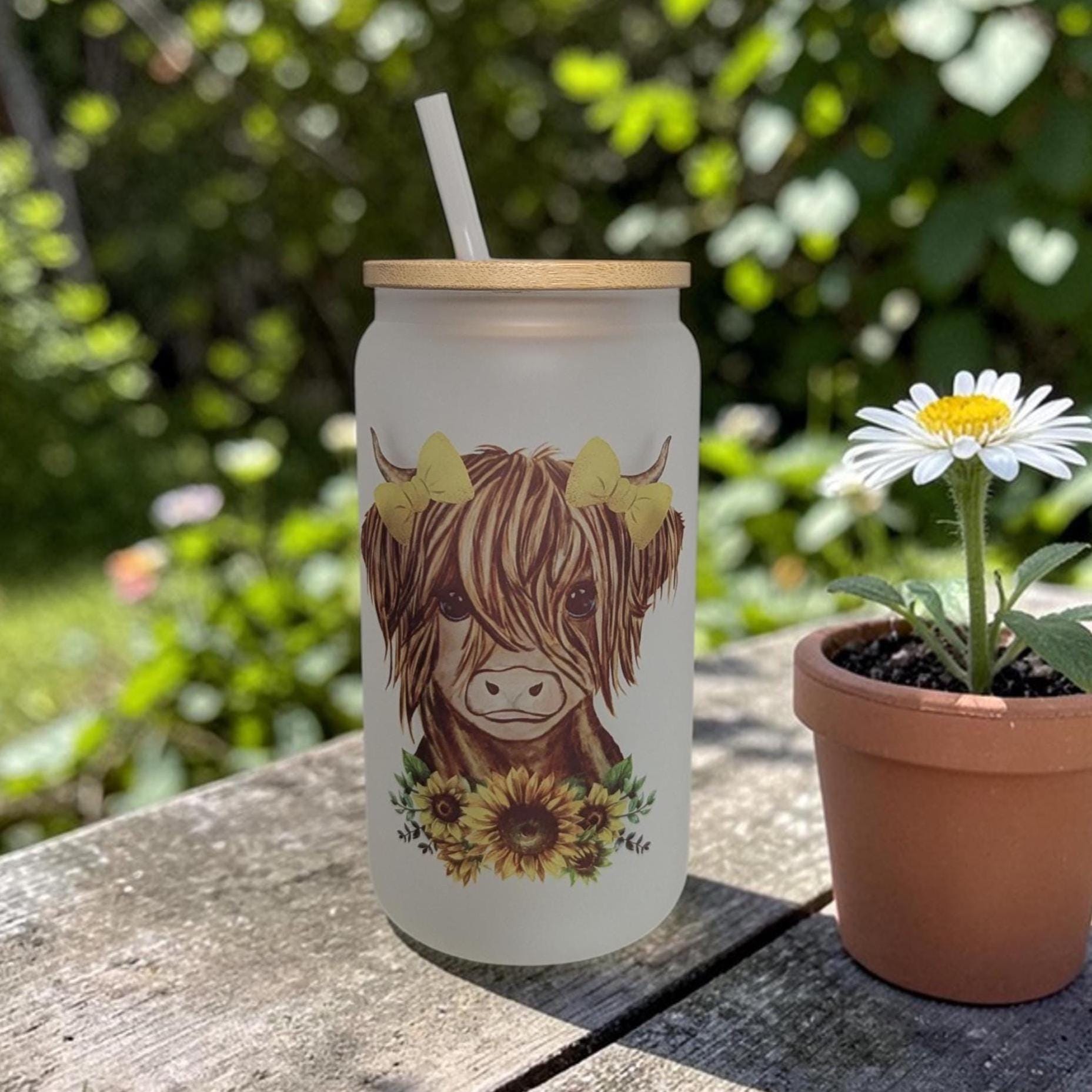 Frosted Highland Cow Glass with Bamboo Lid & Reusable Straw
