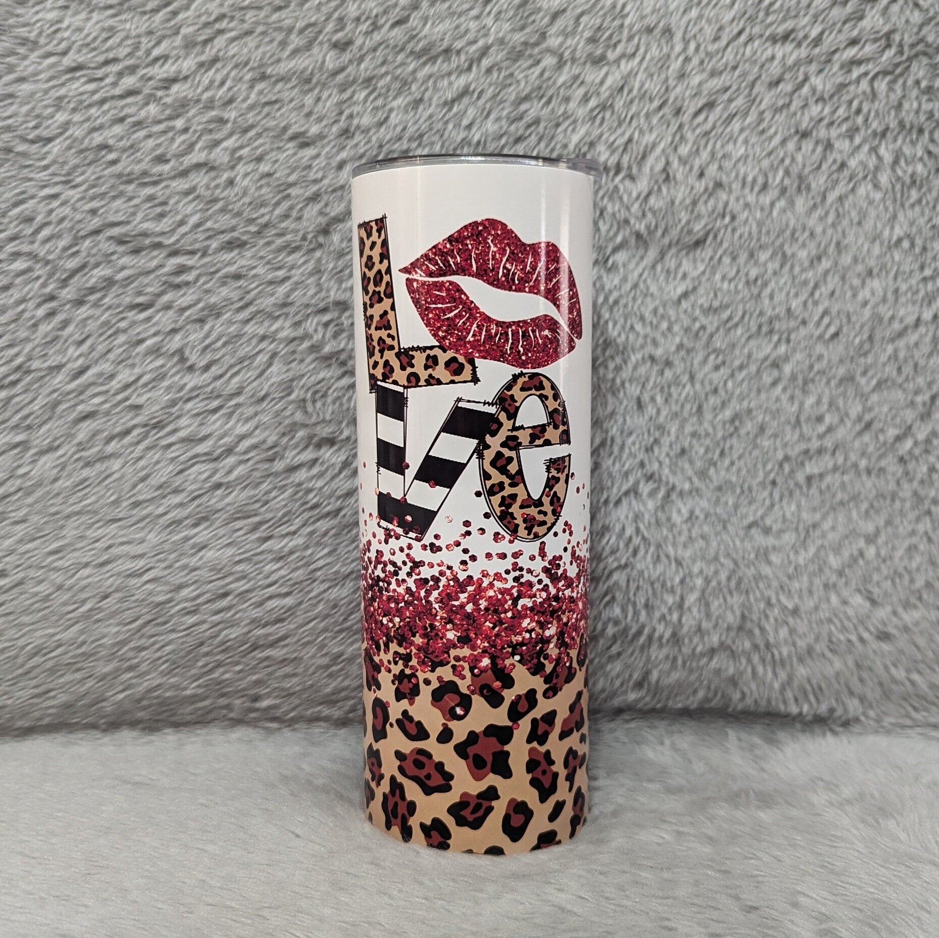 Valentine Tumbler With A Glitter Design 20oz With Reusable Straw