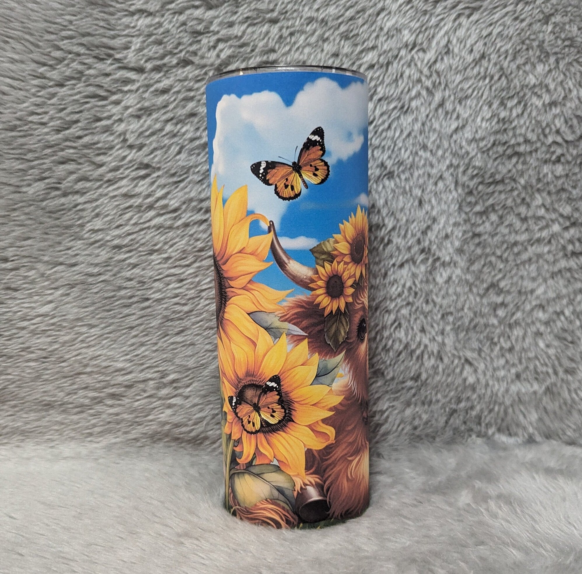 Highland Cow Tumbler With Sunflowers Includes A Reusable Straw, Can Be Personalized, Hyland Cow Lover Gift, 20oz Tumbler, Hot Cold Drinkware