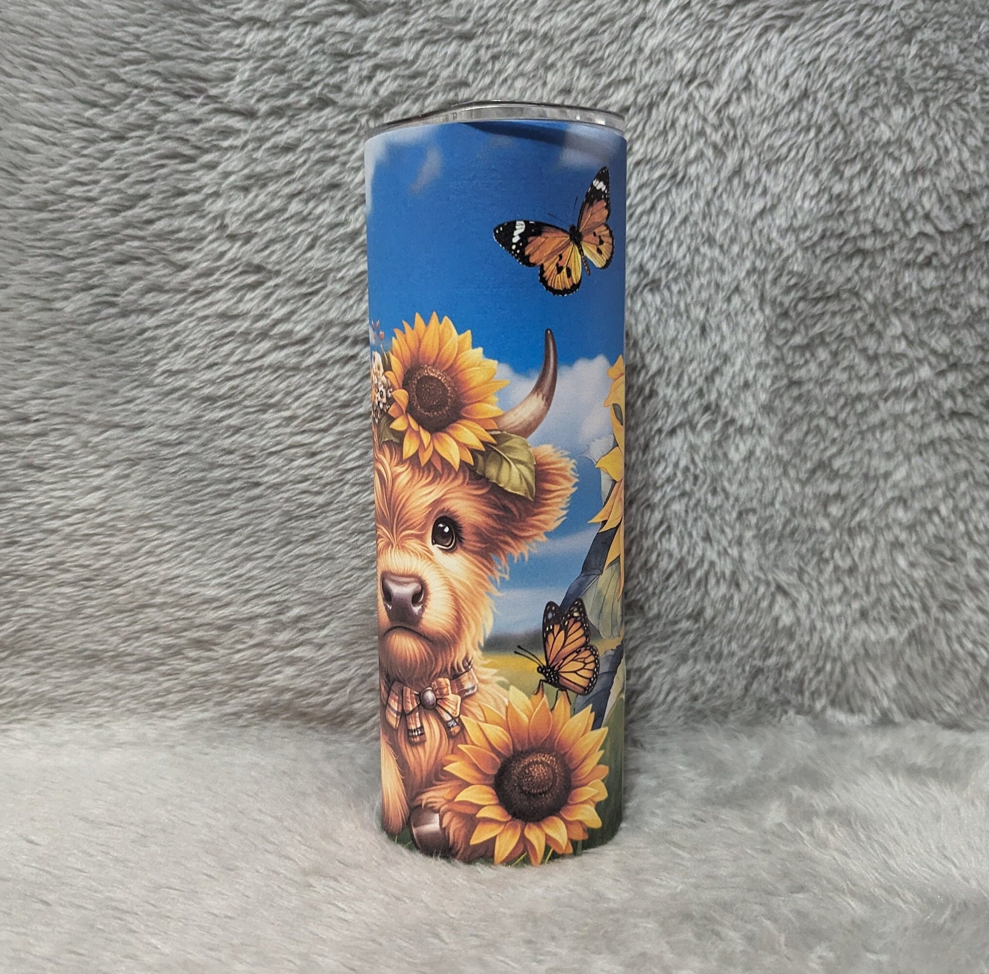 Highland Cow Tumbler With Sunflowers Includes A Reusable Straw, Can Be Personalized, Hyland Cow Lover Gift, 20oz Tumbler, Hot Cold Drinkware