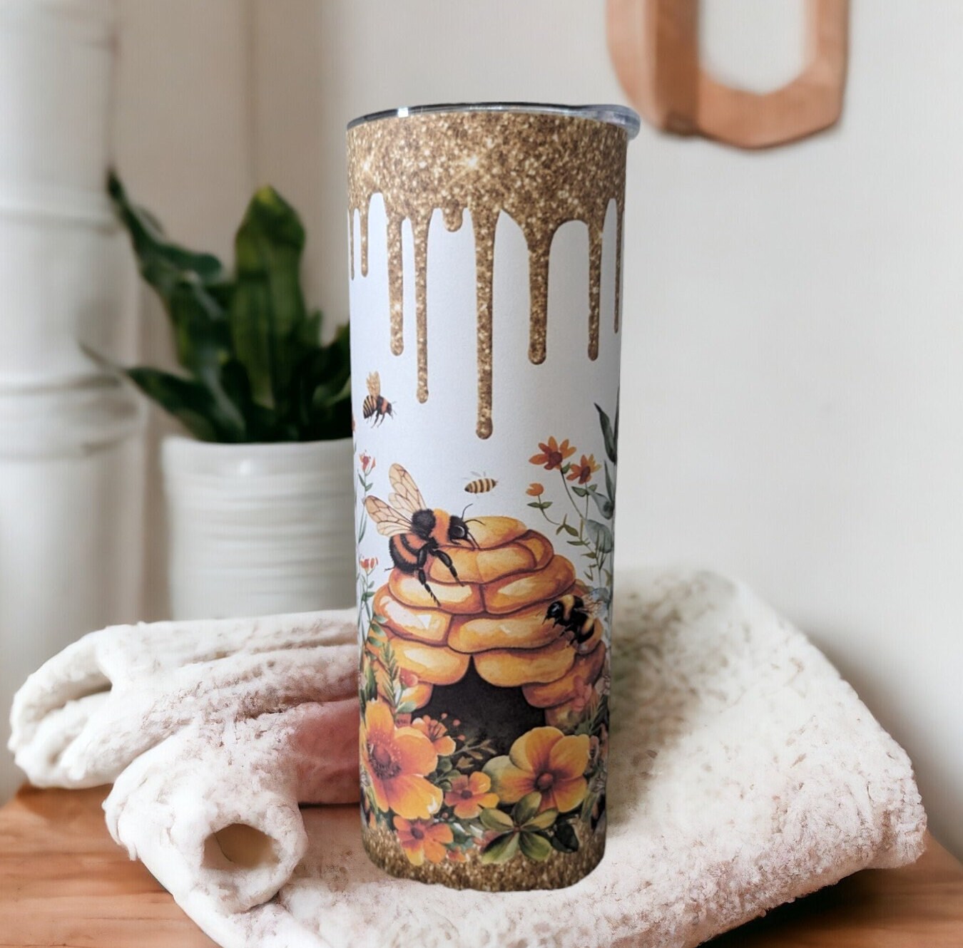 Bee Tumbler With A Glitter Design 20oz With Reusable Straw, Can Be Personalized