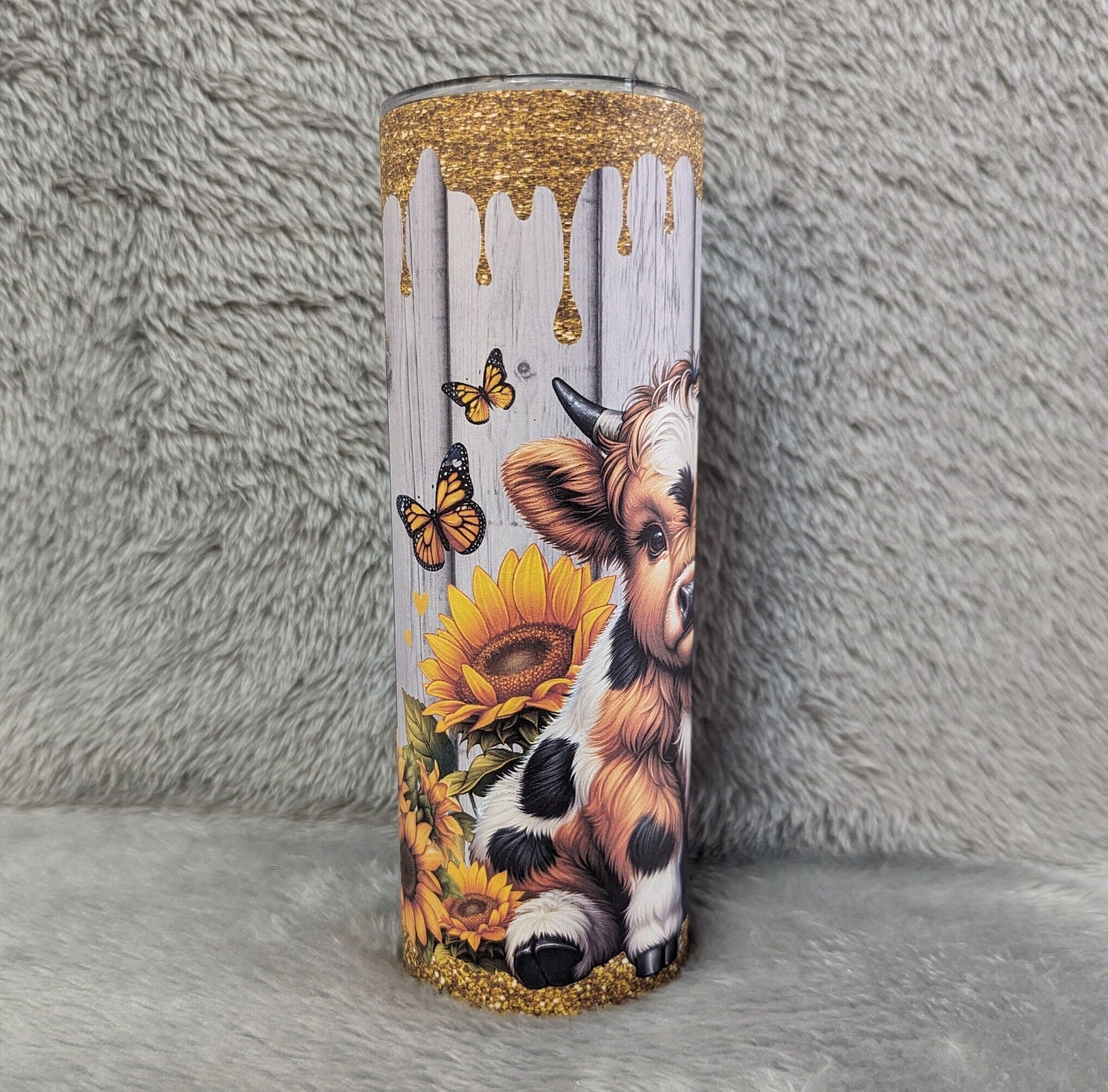 Highland Cow With A Glitter Design Tumbler 20oz With Reusable Straw, Can Be Personalized