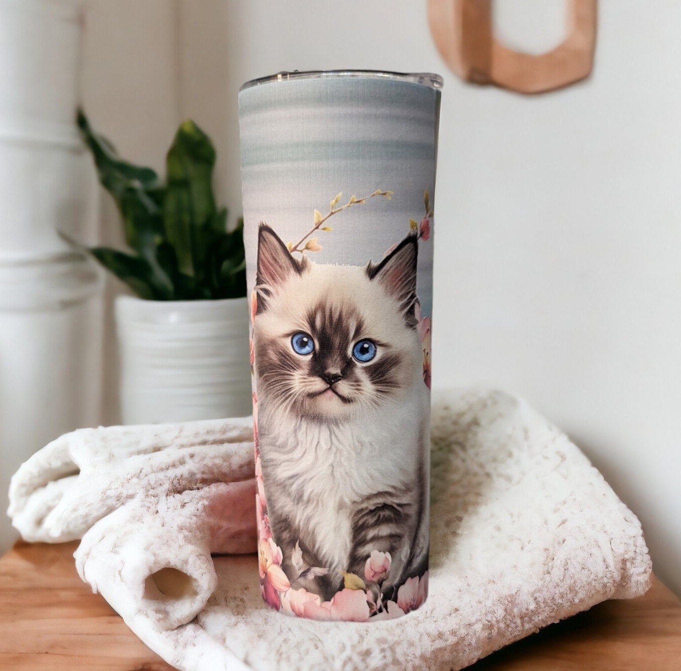 Siamese Kitten - Cat Tumbler With Flowers 20oz With Reusable Straw, Can Be Personalized