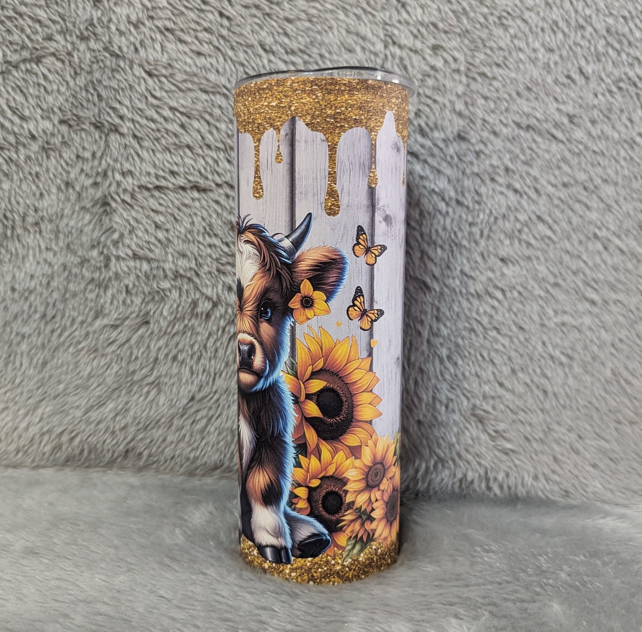Highland Cow With A Glitter Design Tumbler 20oz With Reusable Straw, Can Be Personalized