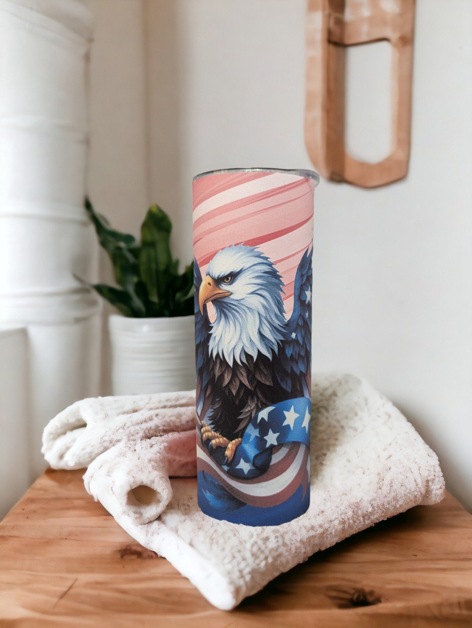 Patriotic Eagle Tumbler That Can Be Personalized, Includes A Reusable Straw, Eagle Gift, 20oz Eagle Tumbler For Hot Or Cold Drinks